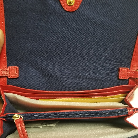 Dooney and Bourke Handbag - Picture 3 of 3